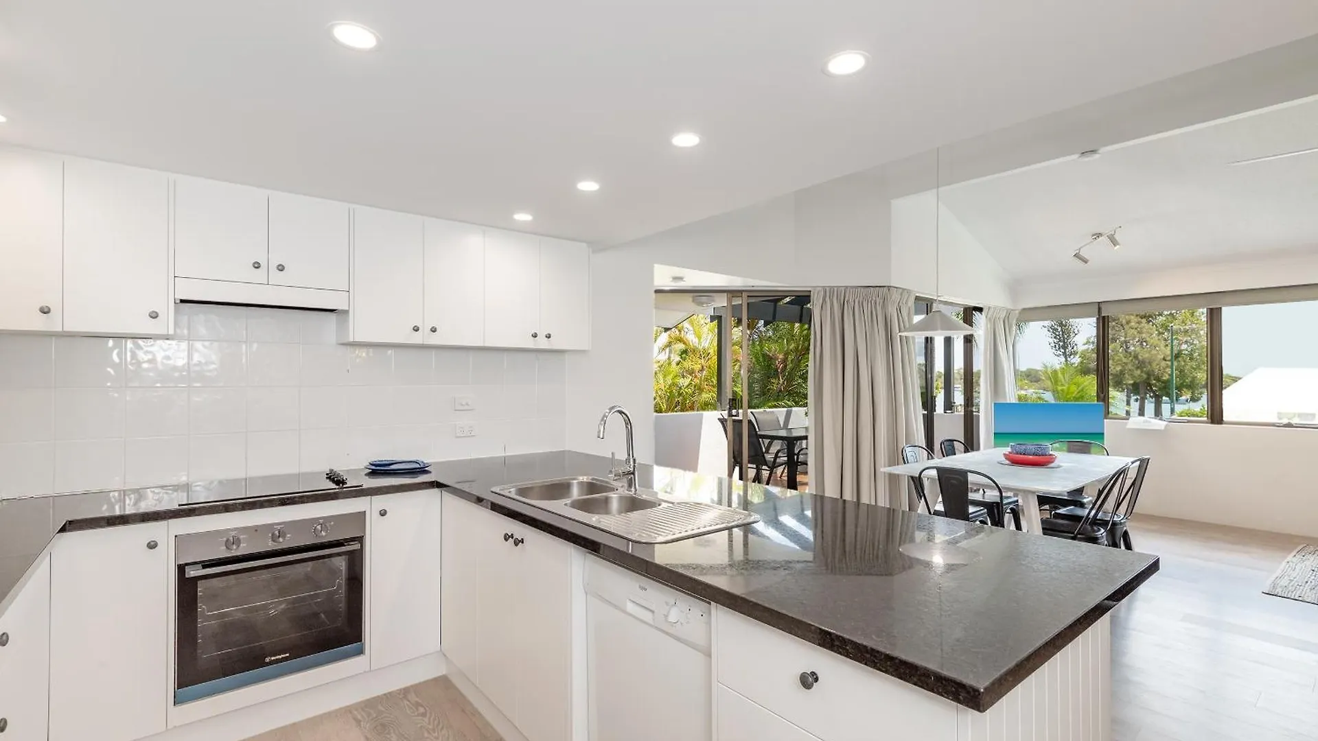 Aparthotel Noosa Boutique Apartments & Elkhorn Villas